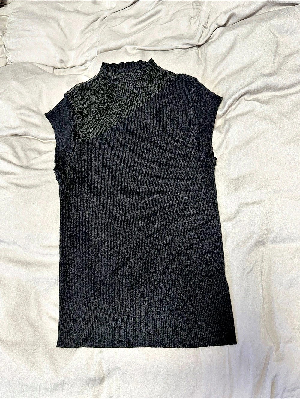 Commense Ribbed Mock Neck Tank Top in Black Size Small Like New
